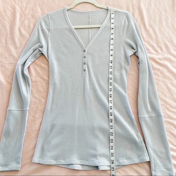 Lululemon Close Call Henley Long Sleeve in Heathered Core Ultra Light Grey - Picture 3 of 6